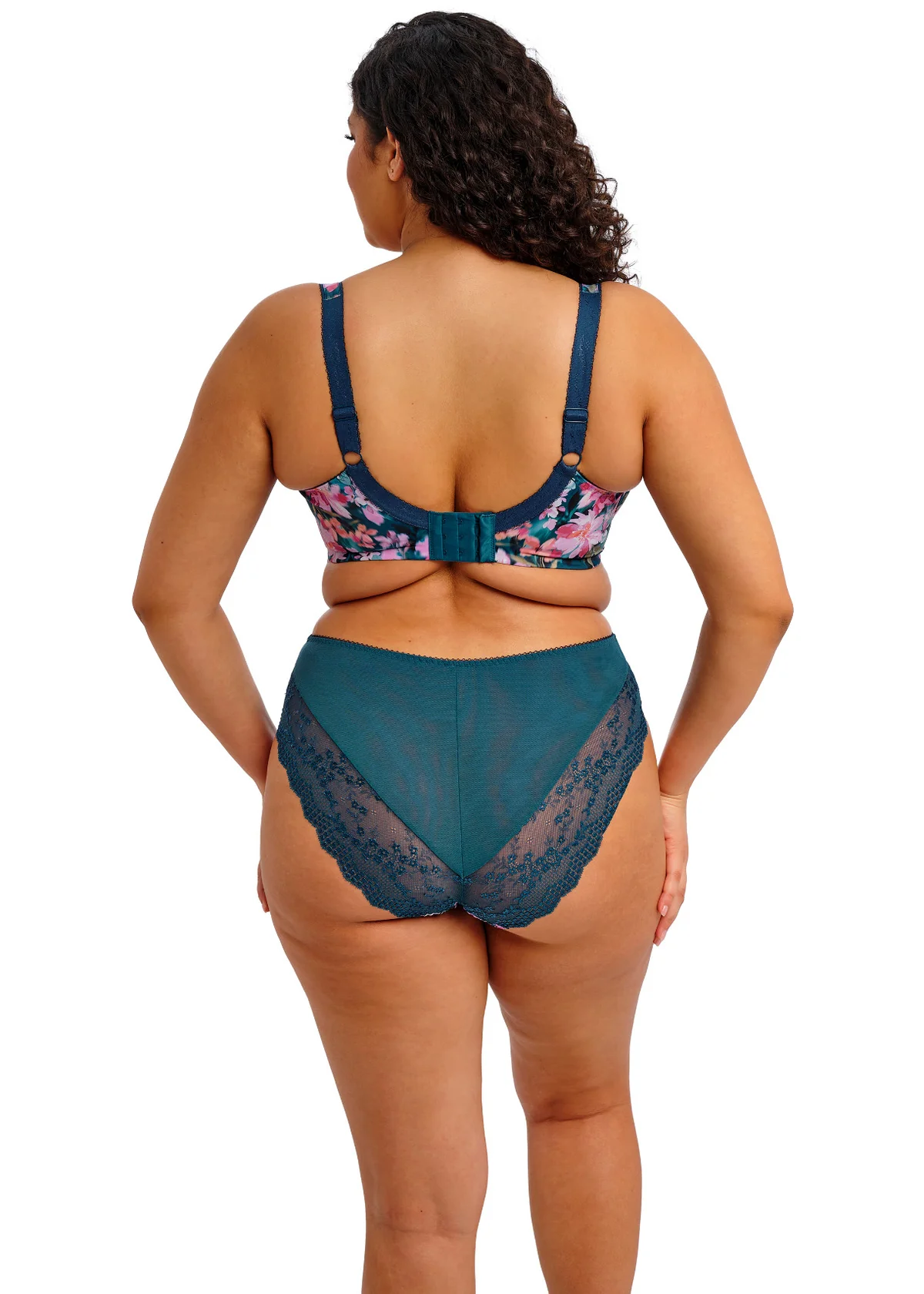 Lucie Plunge - Image 3